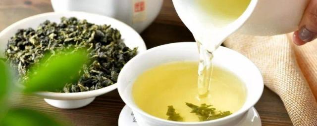茶叶色泽的变化主要是由什么决定的